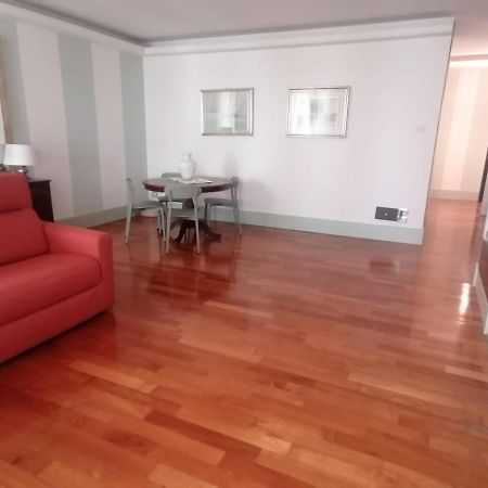 Le Finestre Sugli Ulivi Apartment เดเซนซาโนเดลการ์ดา ภายนอก รูปภาพ