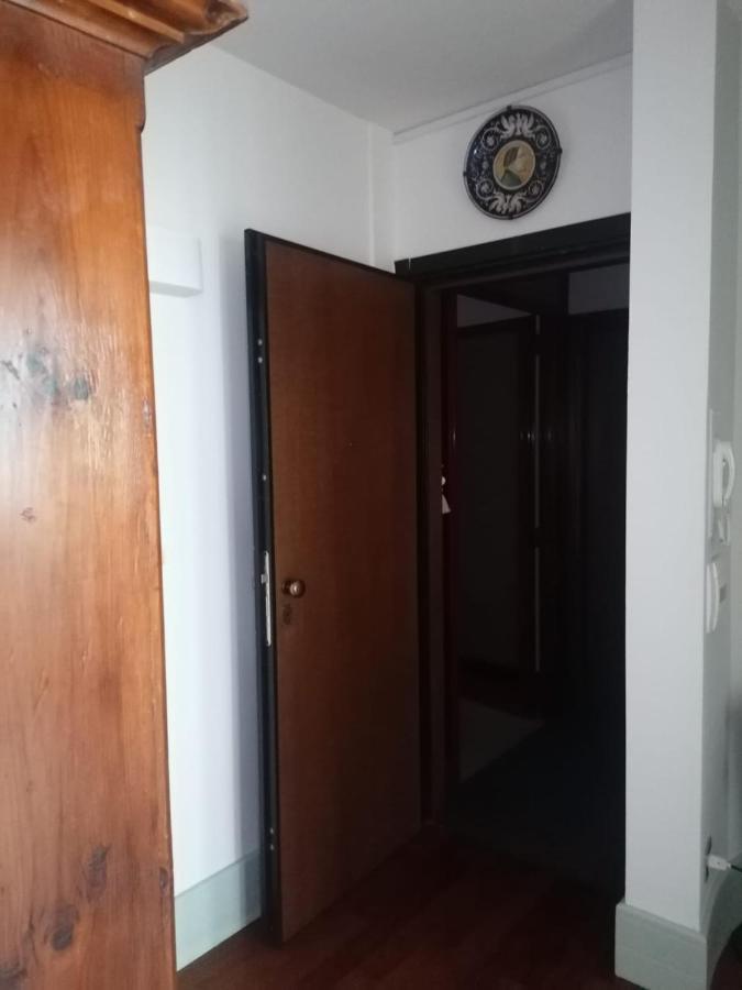 Le Finestre Sugli Ulivi Apartment เดเซนซาโนเดลการ์ดา ภายนอก รูปภาพ