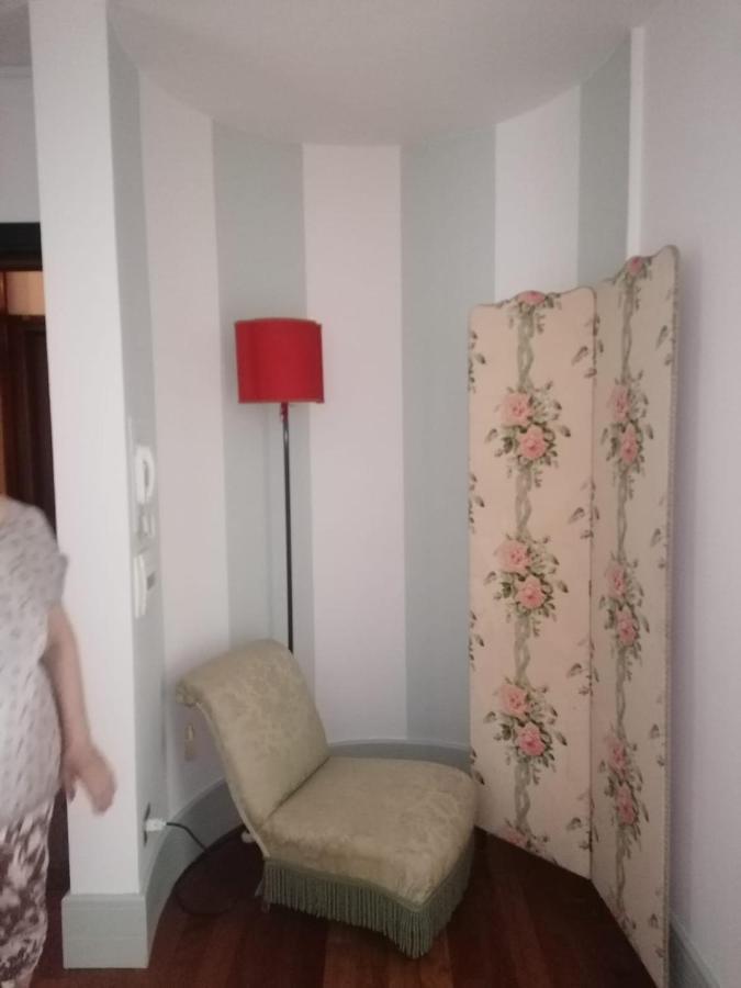 Le Finestre Sugli Ulivi Apartment เดเซนซาโนเดลการ์ดา ภายนอก รูปภาพ