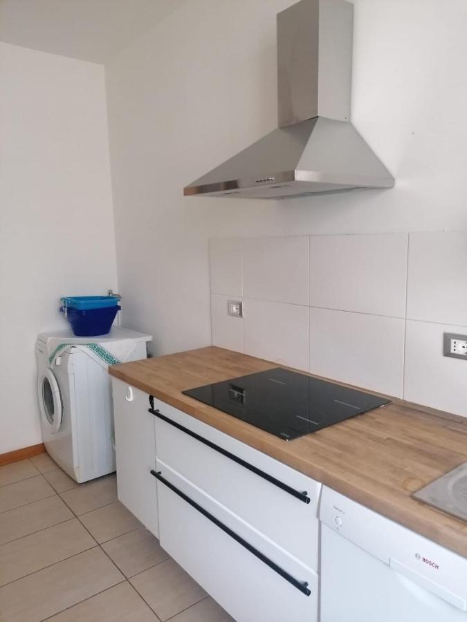 Le Finestre Sugli Ulivi Apartment เดเซนซาโนเดลการ์ดา ภายนอก รูปภาพ
