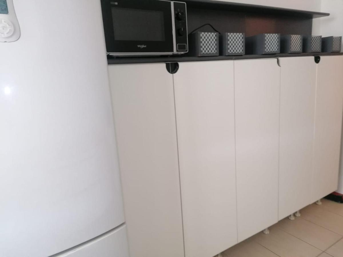 Le Finestre Sugli Ulivi Apartment เดเซนซาโนเดลการ์ดา ภายนอก รูปภาพ