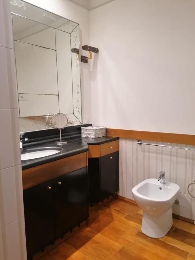 Le Finestre Sugli Ulivi Apartment เดเซนซาโนเดลการ์ดา ภายนอก รูปภาพ