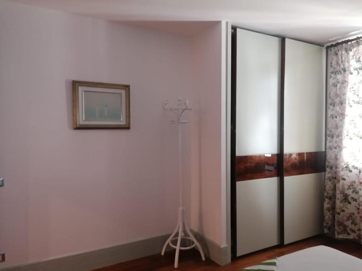 Le Finestre Sugli Ulivi Apartment เดเซนซาโนเดลการ์ดา ภายนอก รูปภาพ