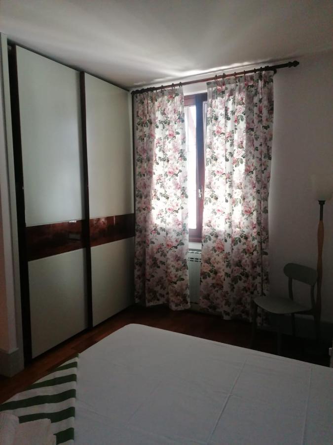 Le Finestre Sugli Ulivi Apartment เดเซนซาโนเดลการ์ดา ภายนอก รูปภาพ