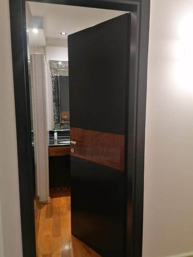Le Finestre Sugli Ulivi Apartment เดเซนซาโนเดลการ์ดา ภายนอก รูปภาพ