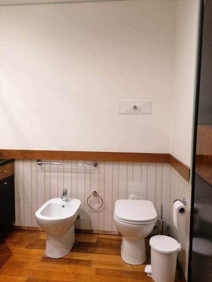 Le Finestre Sugli Ulivi Apartment เดเซนซาโนเดลการ์ดา ภายนอก รูปภาพ