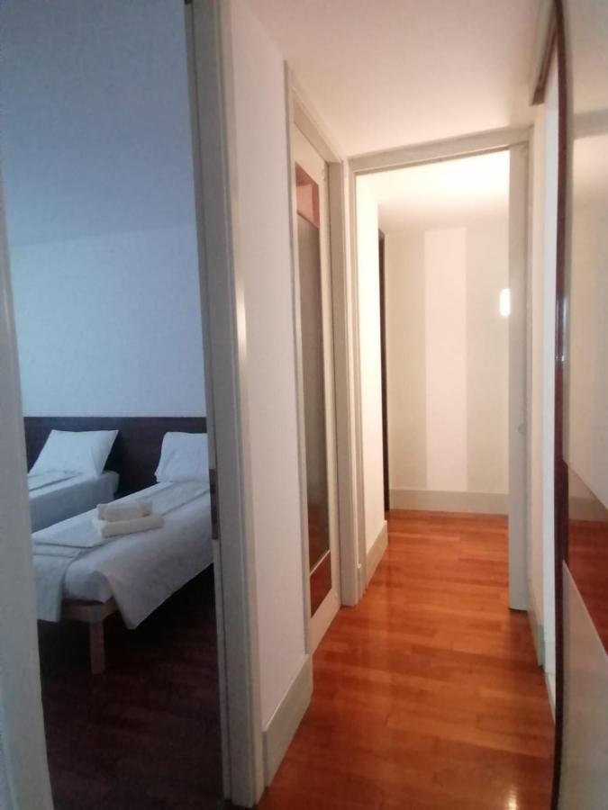 Le Finestre Sugli Ulivi Apartment เดเซนซาโนเดลการ์ดา ภายนอก รูปภาพ