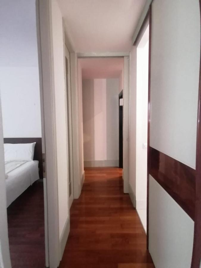 Le Finestre Sugli Ulivi Apartment เดเซนซาโนเดลการ์ดา ภายนอก รูปภาพ